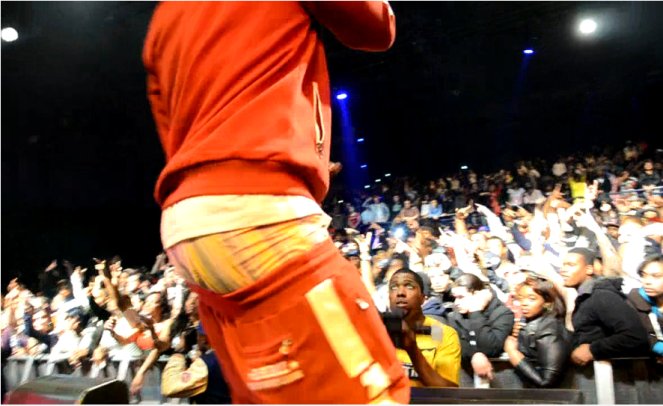 MaleCelebFeast's tweet photo. Rapper Cam'Ron cakes #MaleCelebs #MaleCelebSagging #MaleCelebBooty #RappersSagging #MaleRappers https://t.co/RDni9RJ9OA