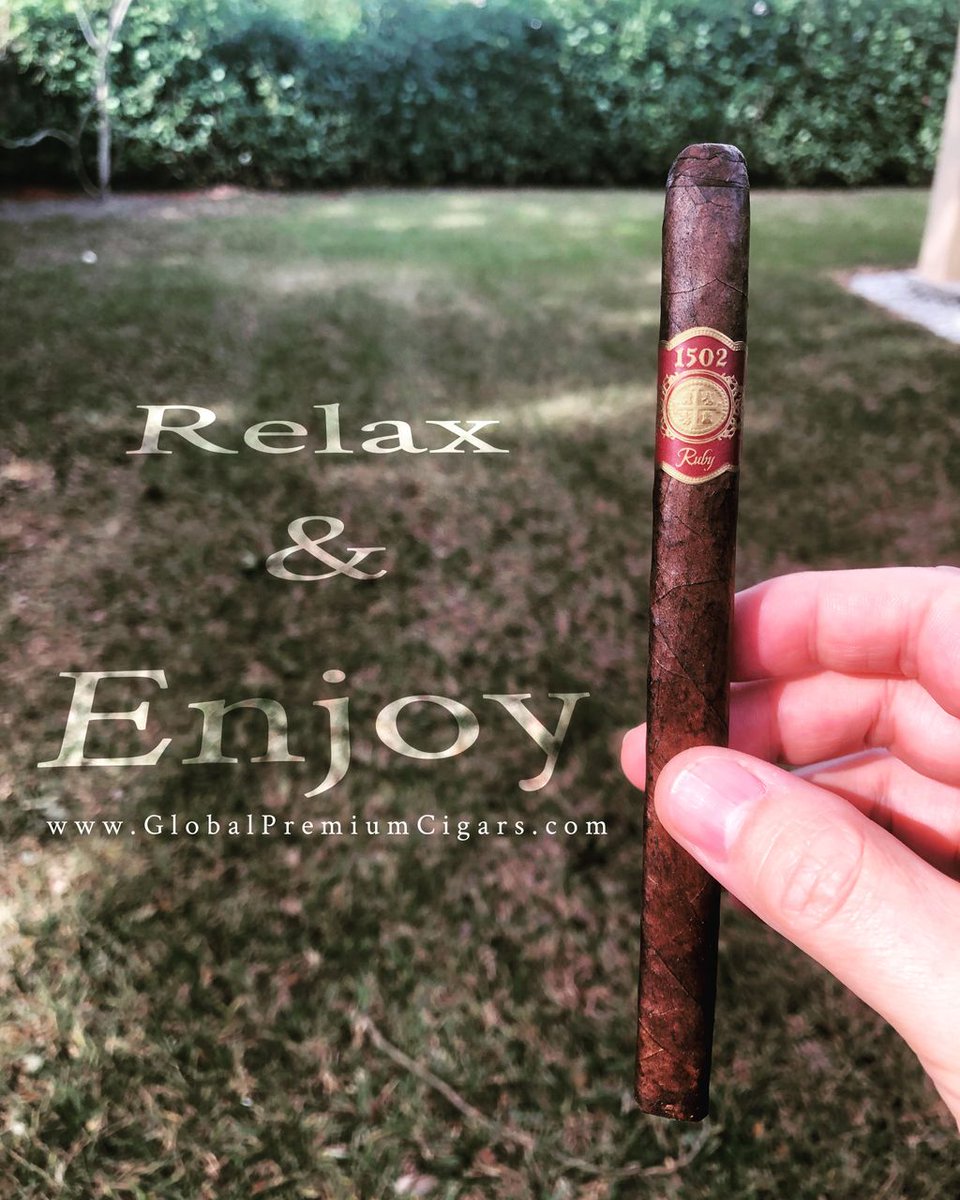 It’s crazy Lancero Friday. Relax & Enjoy #1502cigars