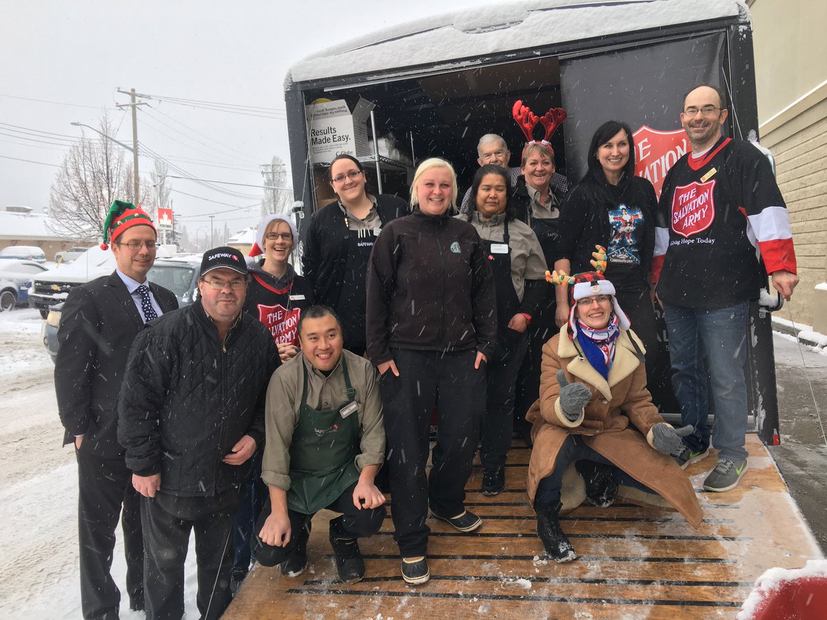SABulkleyValley's tweet photo. Just over 2 hours left for the @TheMooseBVL 2018 #stuffthetruck #fooddrive at @SafewayCanada Thank you to everyone who helped make this a successful past two days @scotiabank @StarbucksCanada #BulkleyValleyCreditUnion @salvationarmy @SalArmyBC https://t.co/PKXFU6DCQl