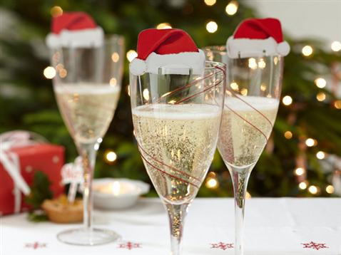 MossArchambault's tweet photo. Holiday Classes - https://t.co/YtKvhsltJ9 https://t.co/FXpPPQpF7X