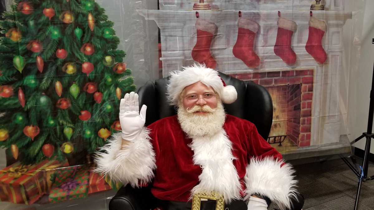 Last day in huntersville.
Last day as an Asst manager
Truly going to miss this team. Best of luck to you all!!!! #movingup #northcross
#santaslastday  #waittillsunday @sme29710 <a href="/404girl/">Betsy Francis</a> <a href="/therealgem3/">George Miranda</a> @MidAtlStatesREx <a href="/theriddler704/">Stephanie Riddle</a> <a href="/bobbyhuggz/">Rob</a> <a href="/GraceFCarrillo/">Grace Carrillo</a> #LifeAtATT #santa