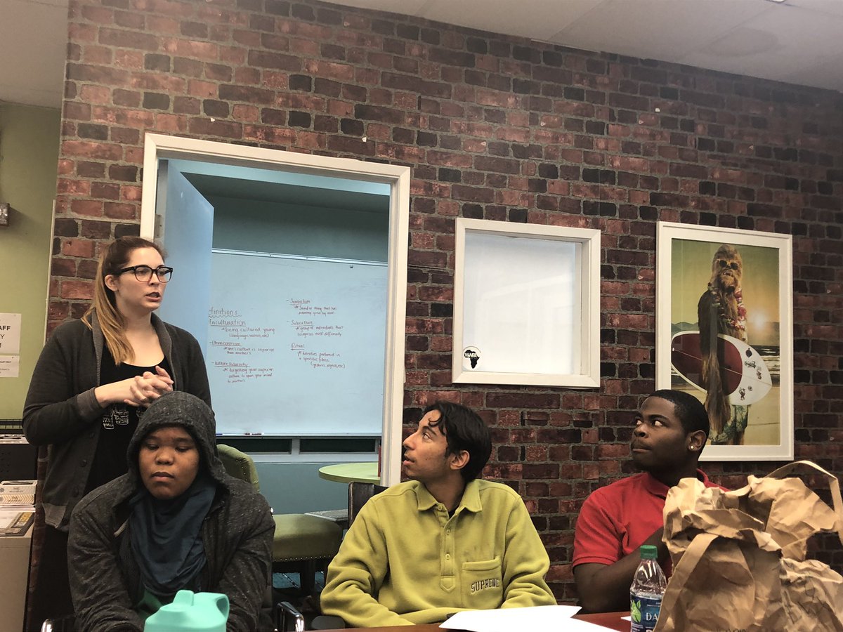 wearedavincix's tweet photo. These are the proud faces of DVX students signing their @belkin internship offer letters! #realworldlearning #internships #dvinternships https://t.co/DklDdv1H5E