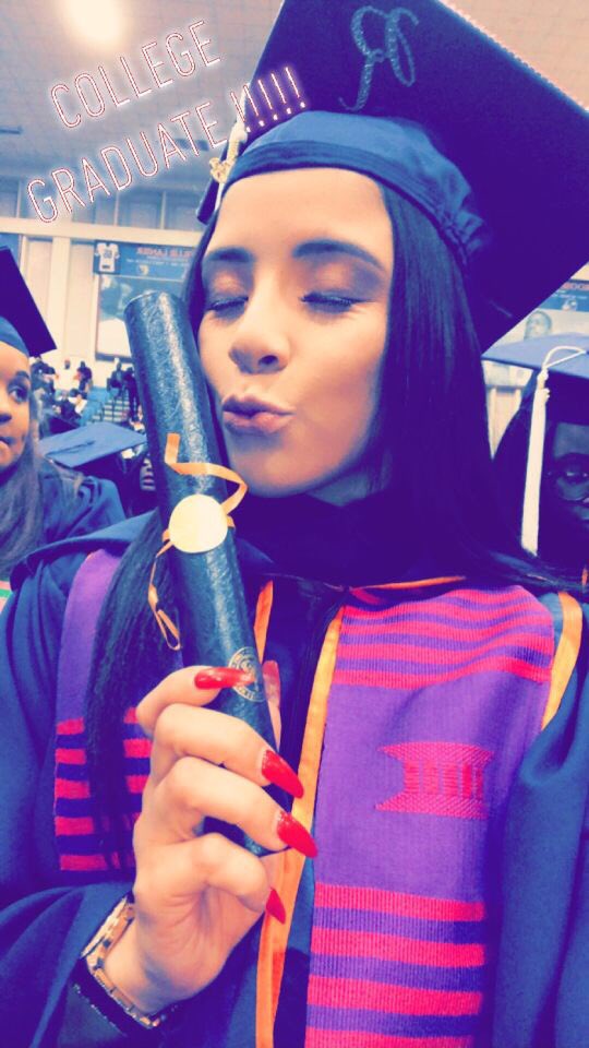 MorganGammas's tweet image. On the horizon I see ... a graduate woman 👩🏻‍🎓 with that purple and pink!!!! 💕💜💕💜💕  a huge shout out to our FOUNDING Captain ☸️☸️ @xo_Kaysandra 😘 #GammasGraduate #GammaFine