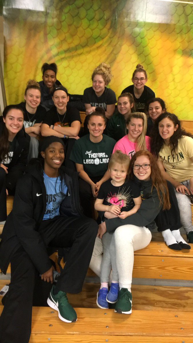 TiffinUWBB's tweet photo. Our last day before break was a successful day spent holding our 1st Free Kid’s Clinic and Cheering on @TiffinUHoops !! https://t.co/XOW1fARtFW