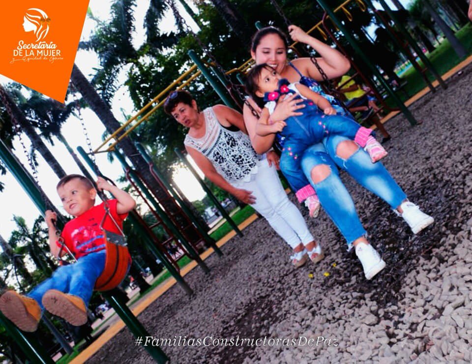 GobMujer's tweet photo. Compartir y vivir experiencias en nuestra familia, es la mejor manera de aprovechar nuestro tiempo libre. #FamiliasConstructorasDePaz https://t.co/K5ptfsDPWz