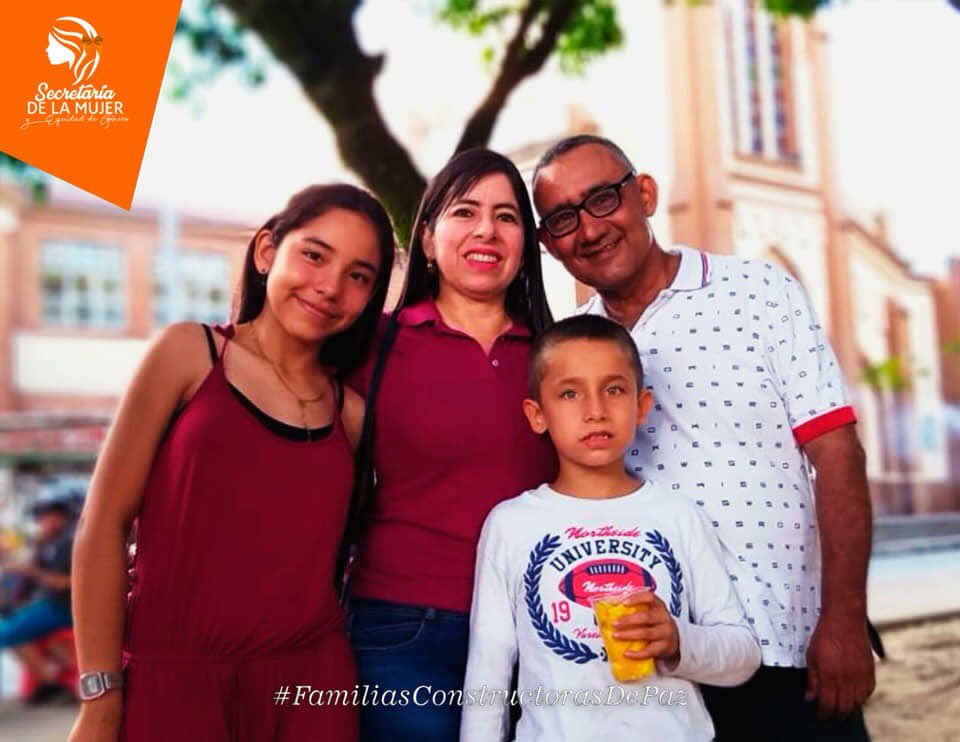 GobMujer's tweet photo. Compartir y vivir experiencias en nuestra familia, es la mejor manera de aprovechar nuestro tiempo libre. #FamiliasConstructorasDePaz https://t.co/K5ptfsDPWz