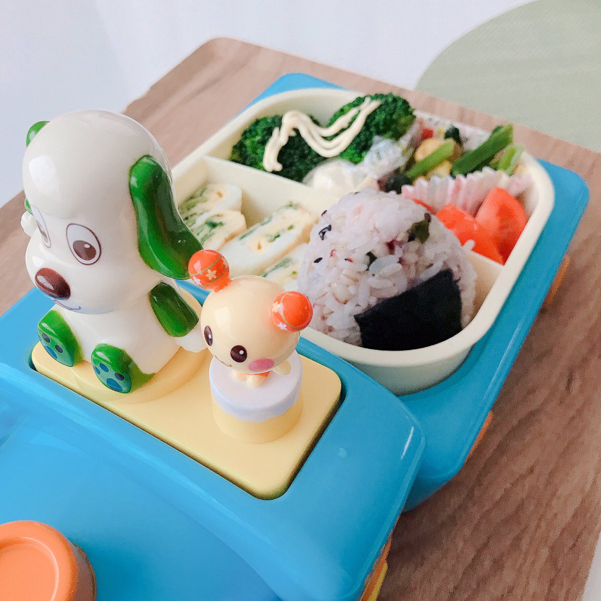 Pe Twitterissa 朝ごはん わんわんプレート 水が冷たいだの あくびが出るだの ぬいぐるみ起こしてくるだの よくもまぁ次から次にあーだこーだ出てくるなぁ 毎朝不機嫌な娘 こどもごはん おうちごはん 幼児食 ワンプレート 落ち着きない つべこべ