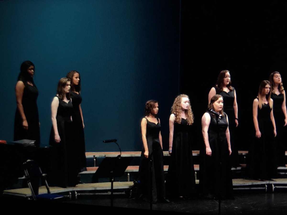 jeniselgordon's tweet image. So enjoying the Winter Choral Concert! @GPSBruisers @GPSFineArts