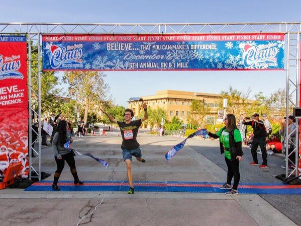 Happy Finish Line Friday!
#finishlinefriday #rfac #runforaclaus #runrunrun #ridethewave #runoc #runtheoc #holidayrun #funrun #runforfun #runforlife #tgif