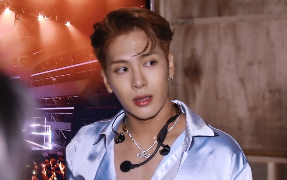 ⠀⠀⠀⠀⠀⠀ 
              ❝𝐖𝐡𝐚𝐭’𝐬 𝐠𝐫𝐞𝐚𝐭𝐞𝐫 𝐭𝐡𝐚𝐧 𝐚 𝐤𝐢𝐧𝐠?❞
⠀⠀⠀⠀⠀⠀⠀⠀⠀⠀⠀⠀⠀⠀