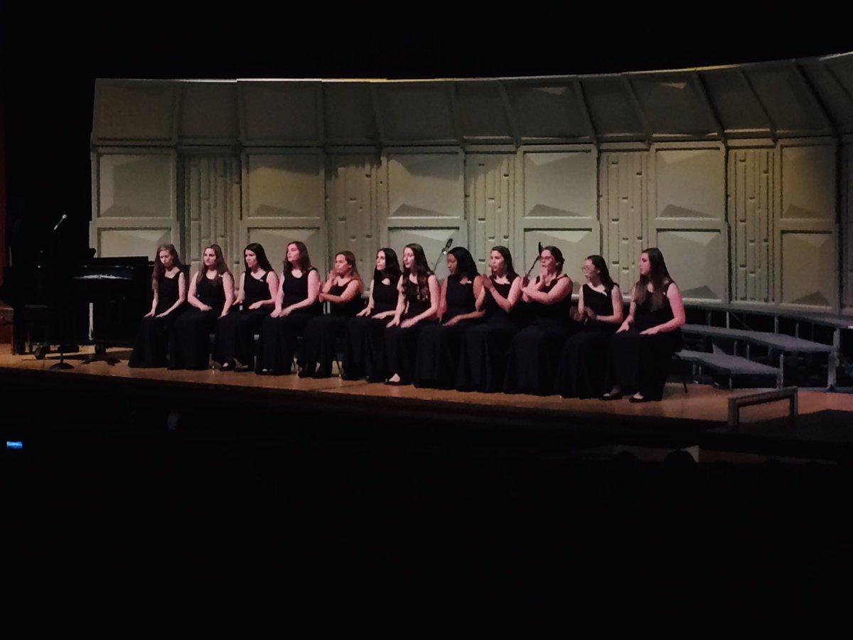 JBMS_WJCC's tweet photo. Phenomenal first choir concert with JBMS and @JamestownHigh students. Proud of our kids, our awesome choir director Mr. Patterson and the families that came out. Thanks Eagles for your hospitality. #WeAreJB #excellencerenewed @WJCCSchools https://t.co/zUWGHK798g