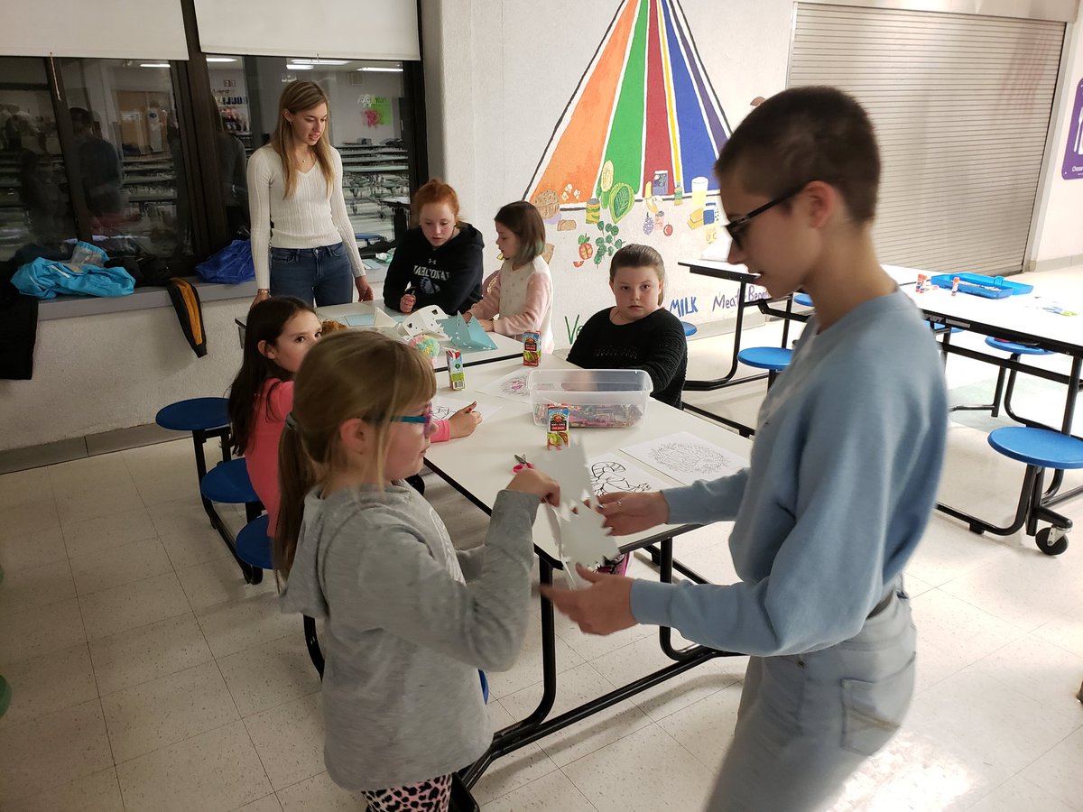 _DavidDahari_'s tweet photo. Thank you to every family that came out tonight to support our NHS adopted charity, Birthday Wishes which creates birthday parties for homeless children across the region. #Wahconah @DebbieKowalczyk @haperault19 @SyAndrews19 @AaronRobb5 https://t.co/mp8HNiUCa6