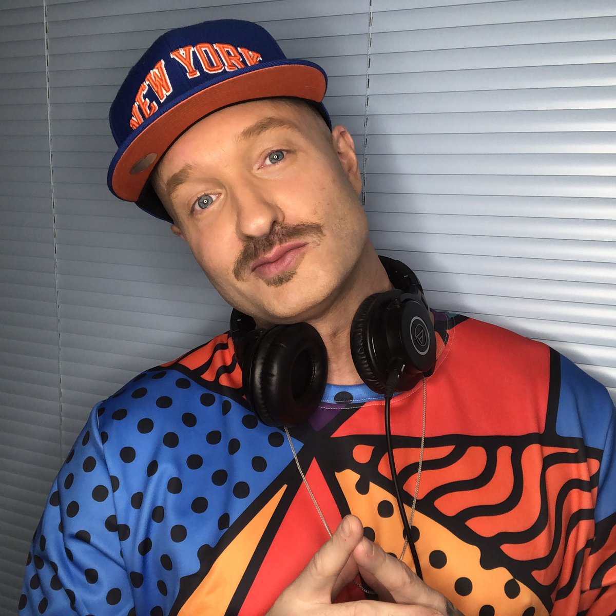 CAZWELLnyc's tweet image. See you tonight at @beachesweho 🏝🎧🏝🎧🏝 I ⤴️⤴️⤴️ till 2am 😘  shirt @getonfleek 🙏🏼🙏🏼🙏🏼#beachesweho #wepartyfridaynights #aaroncolbertent #cazwell