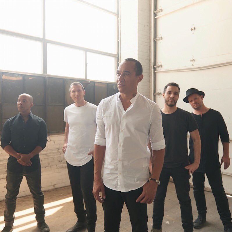 #Waterloo we’re coming! Tomorrow night <a href="/maxwellsmusic/">Maxwell's Waterloo</a> get your tickets here: songkick.com/concerts/35658…