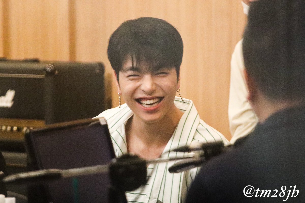 His adorable laugh  #JUNHOE  #JUNE  #iKON  #구준회  #준회  #아이콘  #ジュネ