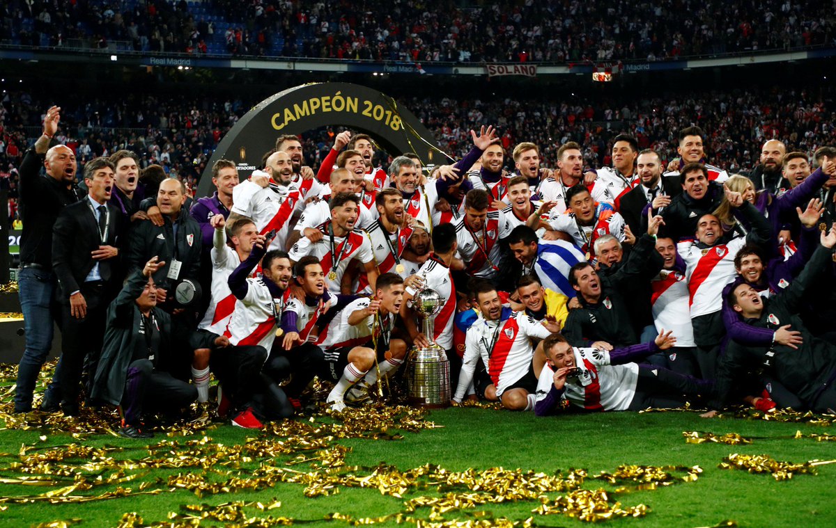 infobae's tweet photo. El video que los hinchas de River convirtieron en trending topic en 2 horas https://t.co/a8sQ0QuByP https://t.co/pDbs6UiQQA
