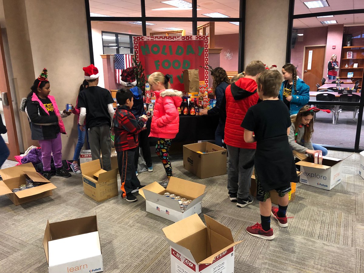 reddingschool's tweet photo. Redding Student Council was honored to be guest workers for Community Provisions today. Thanks to your donations, a minivan full of nonperishable food items were delivered and stocked for the Christmas season. #StingersUp #ReddingGives #Believe https://t.co/Ozkqbz10G0