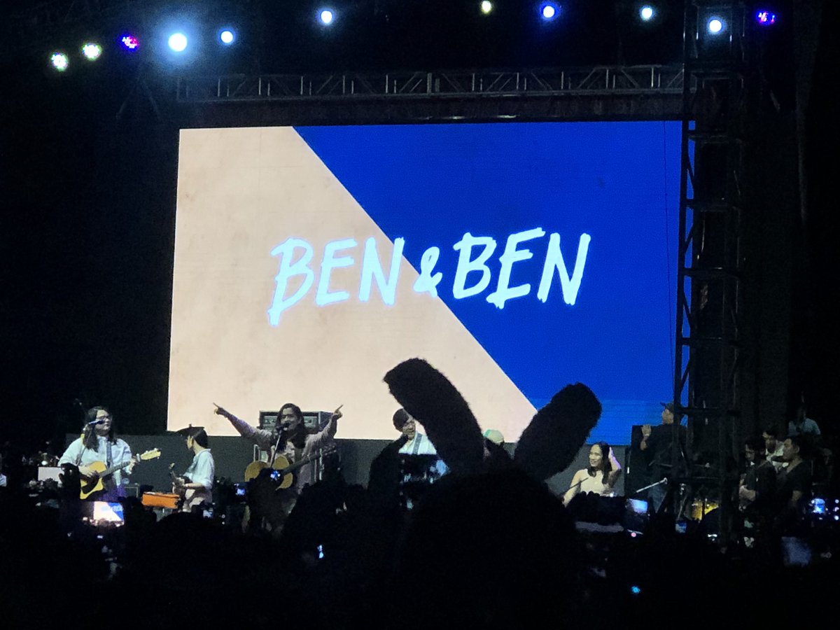 jecoijacoi02's tweet photo. Ang solid ng set list kagabe. Ay, kanina pala 4AM nako nakauwi. Sobrang worth it nung event. Tbh sila palang sapat na pero daming performers. See you next year!!!! #MaskipapsCrossover #Maskipaps2018 https://t.co/Zkcx0csIht