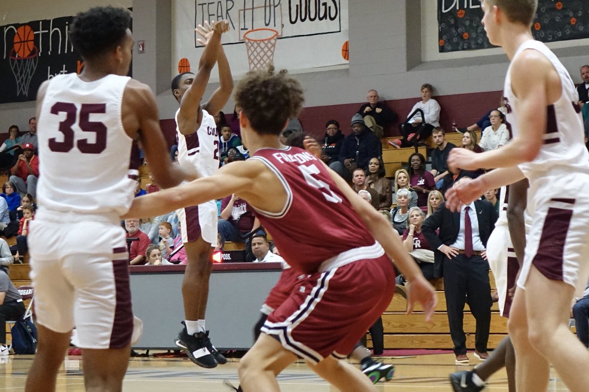 GlobalVine's tweet photo. BOOM! 💣

@CincoHoops drops 77 on Tompkins to move to 1-0 in district, 14-2 overall.

Final score 77-60. #txhsfb @hoopinsider @HoustonChronHS 
@CRHSstudentsec @CRcheerleading https://t.co/ur19QoG56k