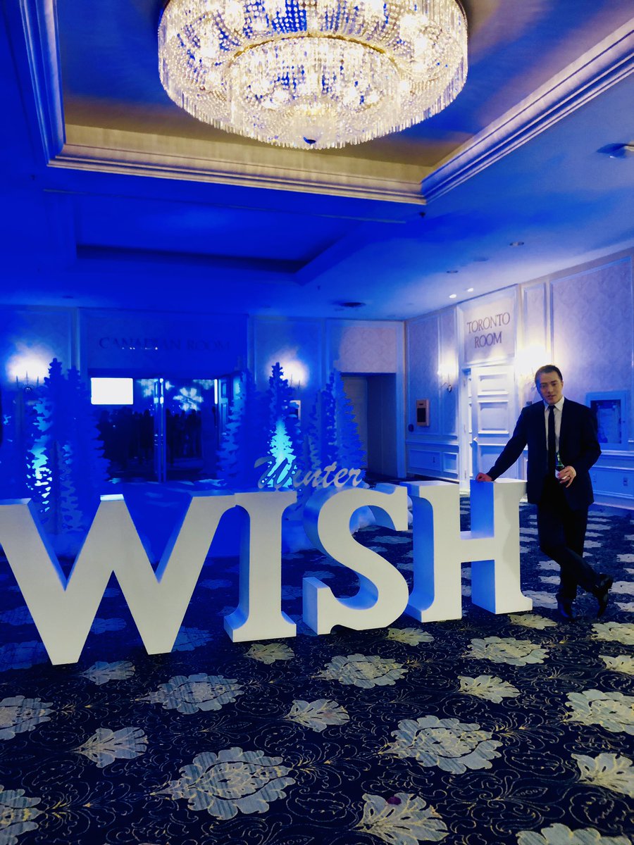 thehangzhou's tweet photo. #GTDrocks What’s your wish tonight? 🥰Super proud to represent #TorontoCentralMarket tonight at #BMO’s Winter Wish Gala! #BestTeaminBanking #ProudToWorkAtBMO #TCrocks @RosemaryTorell1 @stephen0961 @fowler_cameron It’s always more happier, more prouder to give!! https://t.co/a8WmYIvjek