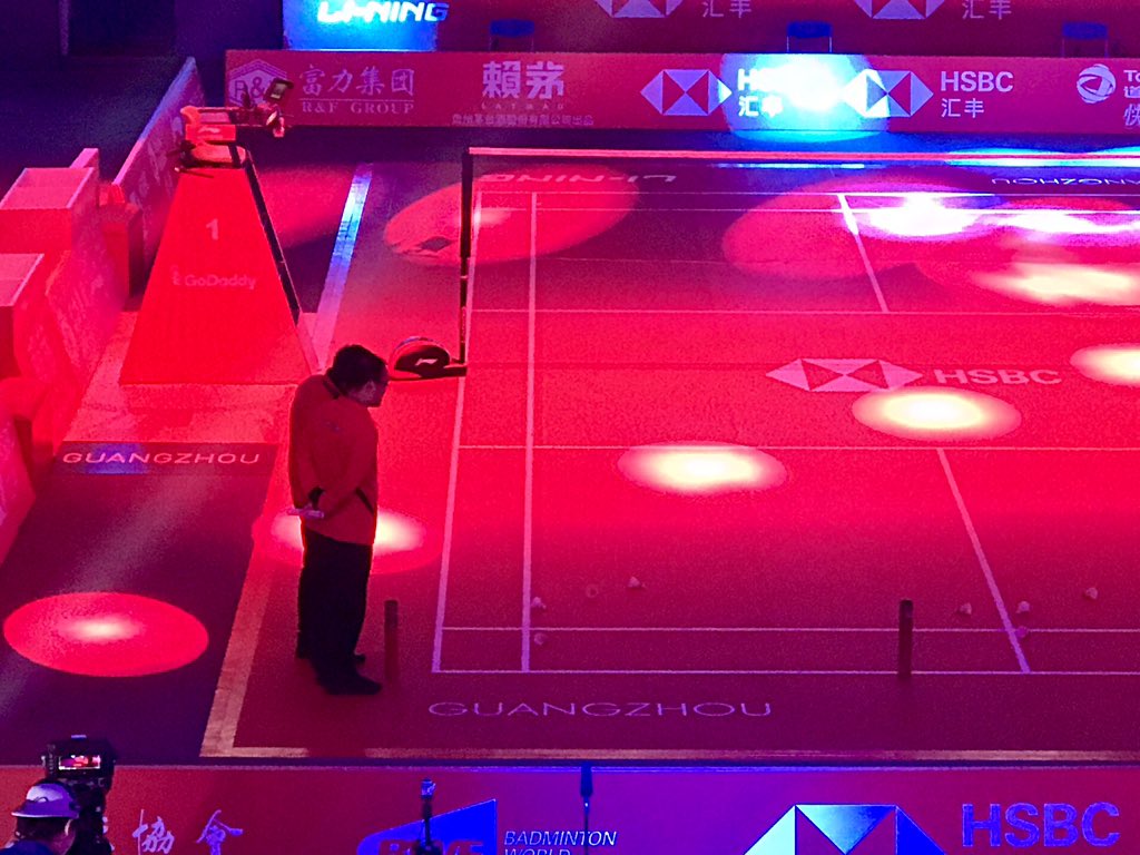 steenschleicher's tweet photo. Referees deciding on speed of shuttles to be used for the semifinals. Left side seems too slow. Very little difference between middle and right side. #ShuttleSpeed #Badminton #Semifinals #HSBCBWFWorldTourFinals #China https://t.co/8rD8vrPVjA