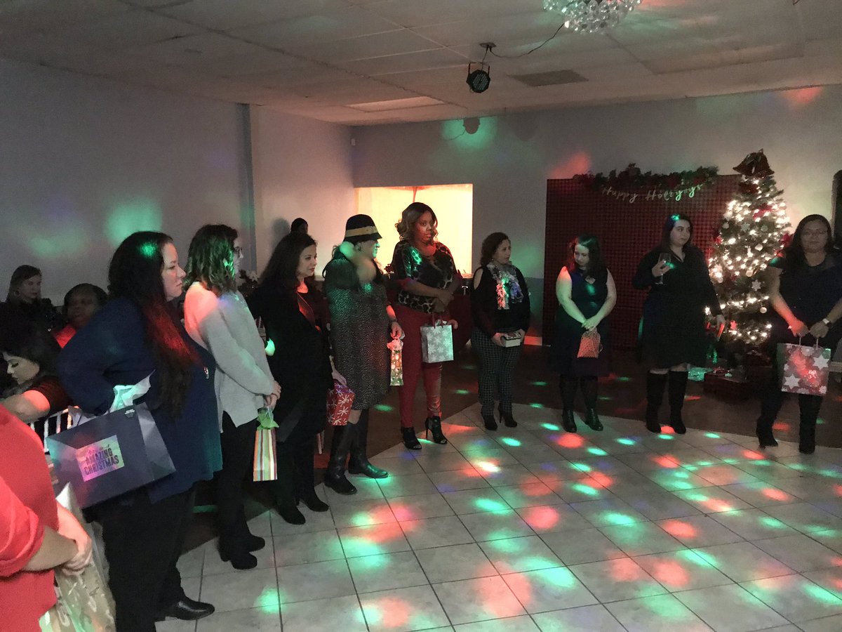 NLPerez3's tweet photo. Secret Santa 🎅 gift exchange 🎁 at @SanchezES_HISD Christmas party! #party #comingtogetherasone #ActGoDo https://t.co/nb7hAelSd8