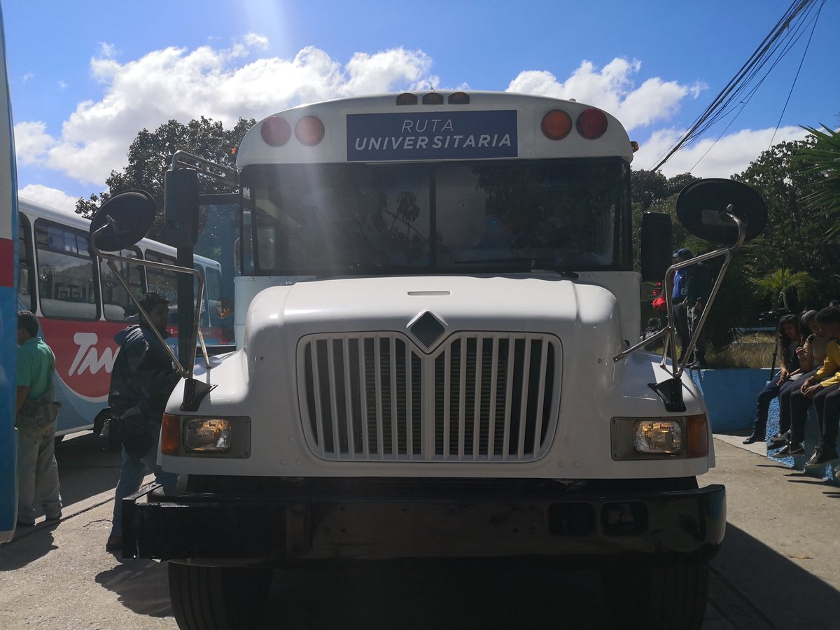 hugbelpsuv's tweet photo. Seguimos cumpliendo el compromiso del Presidente @NicolasMaduro!

Hoy #14Dic activamos la #RutaUniversitariaEnMiranda. Esta nueva ruta cubre más de 13 municipios del estado #Miranda y beneficia a más de 25.00 estudiantes

¡Revolución y más Revolución! https://t.co/n34LW8HS9m