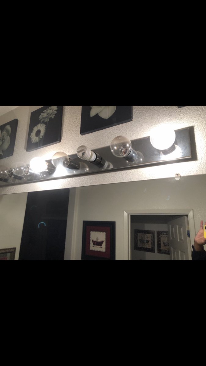 IDoDecorations's tweet photo. Before and After. This small project by Lisa &amp; Laurie has a major impact on this bathroom's look. https://t.co/jlohgYtu5i