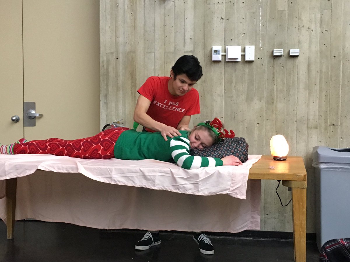 RandomActsFRED's tweet image. Every raffle is the best thing you could get this holiday season #RAHoliday