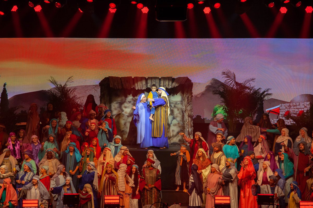 championforest's tweet image. Spectacular! #cfbcchristmas