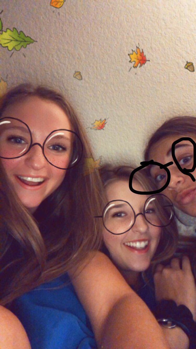 mjfry207's tweet photo. @whitney_knopp happy birthday sister!! hope you had an great day! remember to stay away from window wells😉 love you!! (kait says happy birthday too)💘🥳 https://t.co/UqWsBD2GuR