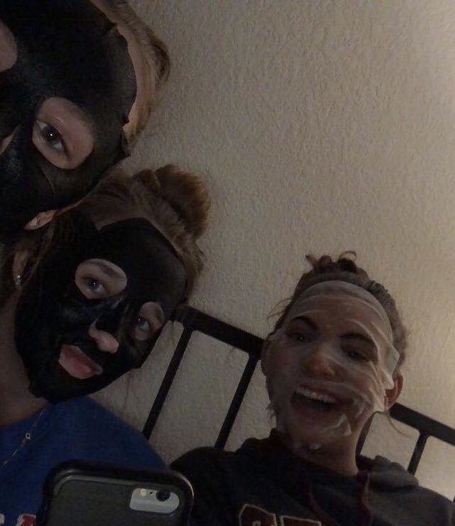 mjfry207's tweet photo. @whitney_knopp happy birthday sister!! hope you had an great day! remember to stay away from window wells😉 love you!! (kait says happy birthday too)💘🥳 https://t.co/UqWsBD2GuR