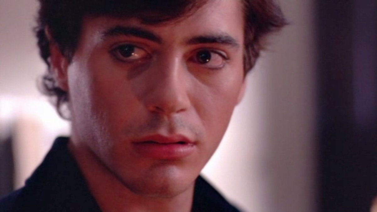 공포스릴러로맨스(? 스토니 보고파
형사 캡이랑 연쇄살인마 용의자로 비공개 지목되고있는 영토니......
캡이 감시하러 접근하는걸로