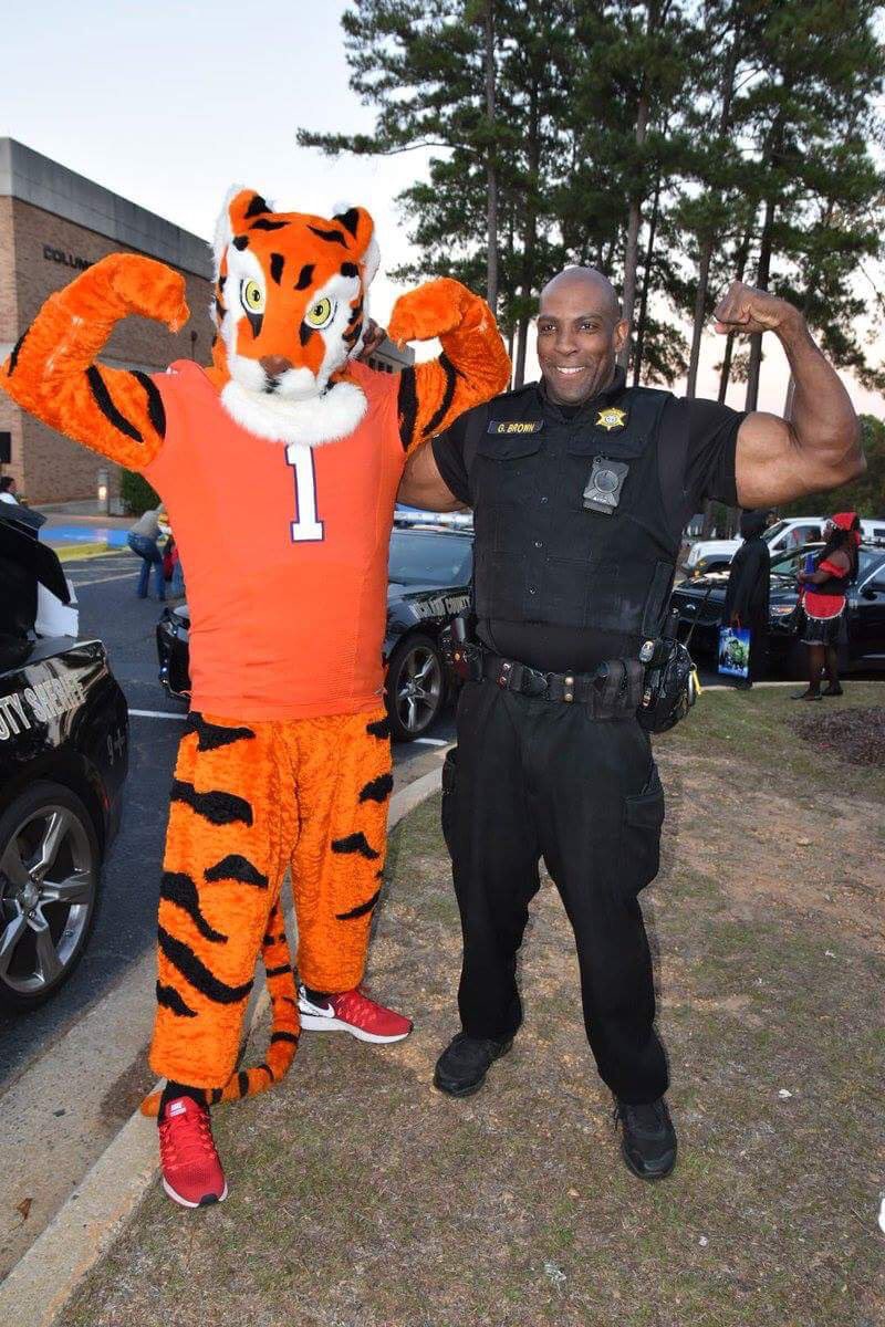 K9sOnPatrolLive's tweet image. M/D @BrownGaro 💪
+5 Primary Car
+1 TV Star
+2 Detain
+1 Open Container
+2 Drugs Found
+5 Arrest
+1 Marijuana

@addy_pez 👮🏼‍♀️ 
+2 Secondary Car
+1 TV Star
+4 Detain (2)
+2 Team-Arrest

#LivePD #LivePDFantasyLG
@LivePDNation @DeputyDiesels @LadiesOfLivePD @RCSD 🐯