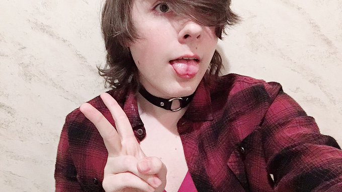 Thanks for 1k followers!!! Ily all #femboy https://t.co/ms6GqewroP
