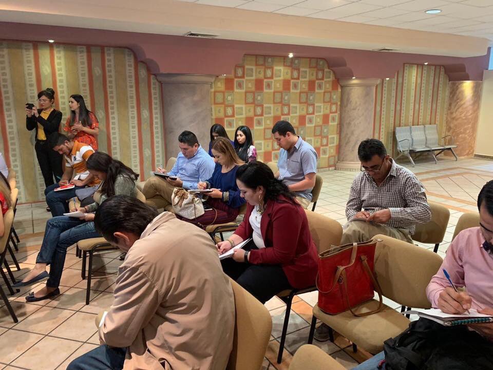 Dulce_RuizC's tweet photo. Atendí la invitación de #CODESIN, temas importantes sobre el turismo sustentable y turismo regenerativo en #Sinaloa.
Los principales actores y representantes presentes para trabajar unidos por nuestra entidad.
#TurismoSinaloa #GranEquipo https://t.co/9vGGWZ6d8O