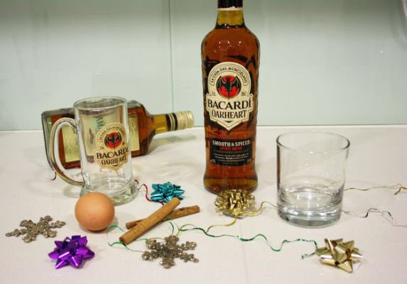 EsjayJones's tweet photo. ‘‘Tis the season for $3 @BACARDI cocktails! 🎄

Join us at Harvey’s Lounge inside the @HiltonPSprings for good cheer, a live Vinyl DJ and handcrafted holiday drinks!

SAT DEC 15 | 9PM | NO COVER

#PalmSprings #Coachella #Bacardi #HolidayParty #HiltonHotel https://t.co/tLNkTfB9rk