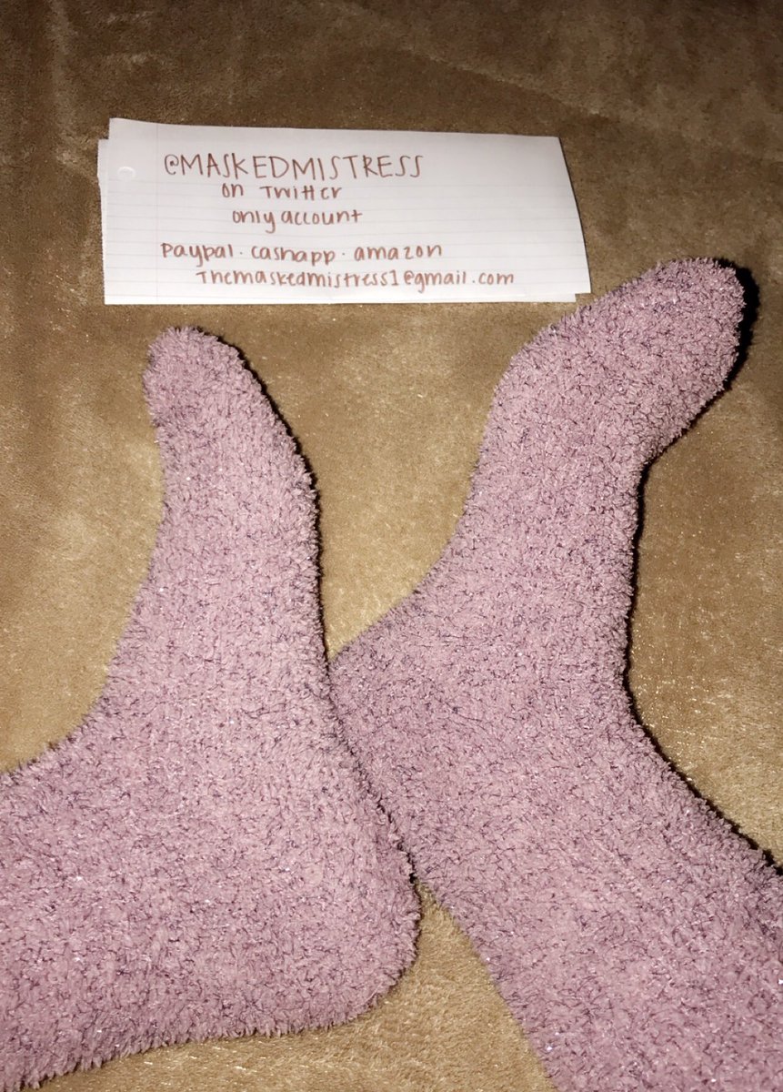 MASKEDMlSTRESS's tweet photo. Another day in these socks 🤩

@rt_feet @FootParadiseRT @RT4D1 @RT_Pup @rt_sub1 @RTAlex_1 @RTslave93 @find0m #findom #sph #walletdrain @FindomRT8 #footfetish #toes #feet @finsubRT #FootParadise https://t.co/wP3swcrKtG