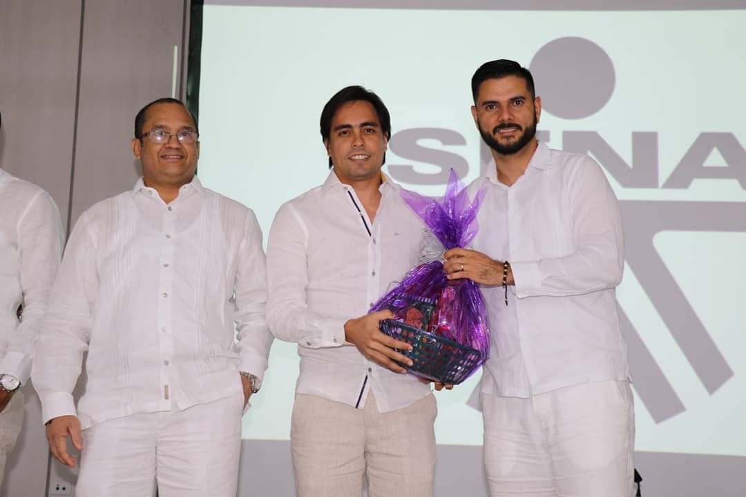 NegroSaavedraZ's tweet photo. El trabajo destacado de los funcionarios #SENA fue reconocido en  #BalanceDeGestión #INTEGRACIÓNFAMILIASENA #SENA #2018 @SENAComunica @edumenaro @alvaritrestrepo @cmelofreile https://t.co/4pd3ThalfA