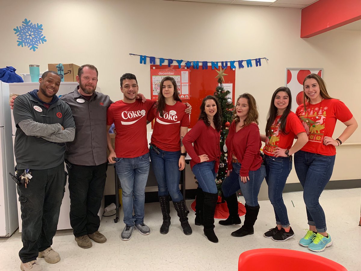 Twin Day at T1818 🎄❄️👯‍♂️👯‍♀️