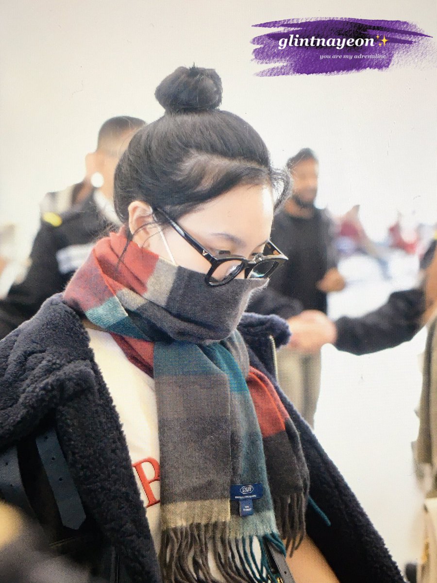 181215 홍콩  출국 프리뷰 
#트와이스⁠ ⁠ #TWICE⁠ ⁠ #나연 #NAYEON
<a href="/JYPETWICE/">TWICE</a>