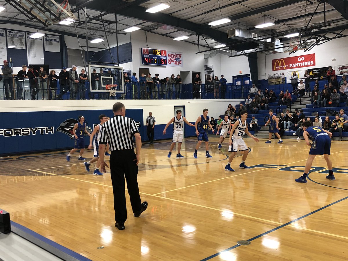 412FBCStudents's tweet photo. Really fun 3 games tonight! Way to play hard fellas. @Abigail83450780 pretended like she was working the whole time, she wasn’t. #412forsyth #412weeklyupdate #forsythpanthers #basketball https://t.co/kbF9HfcQrQ