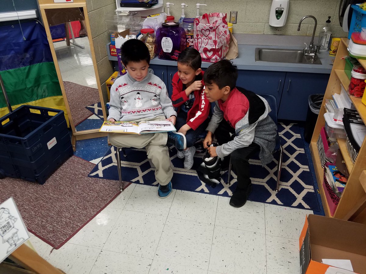 kjworle6's tweet photo. Fun Friday in full effect! Kinder loved having 2nd grade come visit and read to them! Reading with a friend is twice the fun! @emill9865 https://t.co/m3x4Ri4DF0
