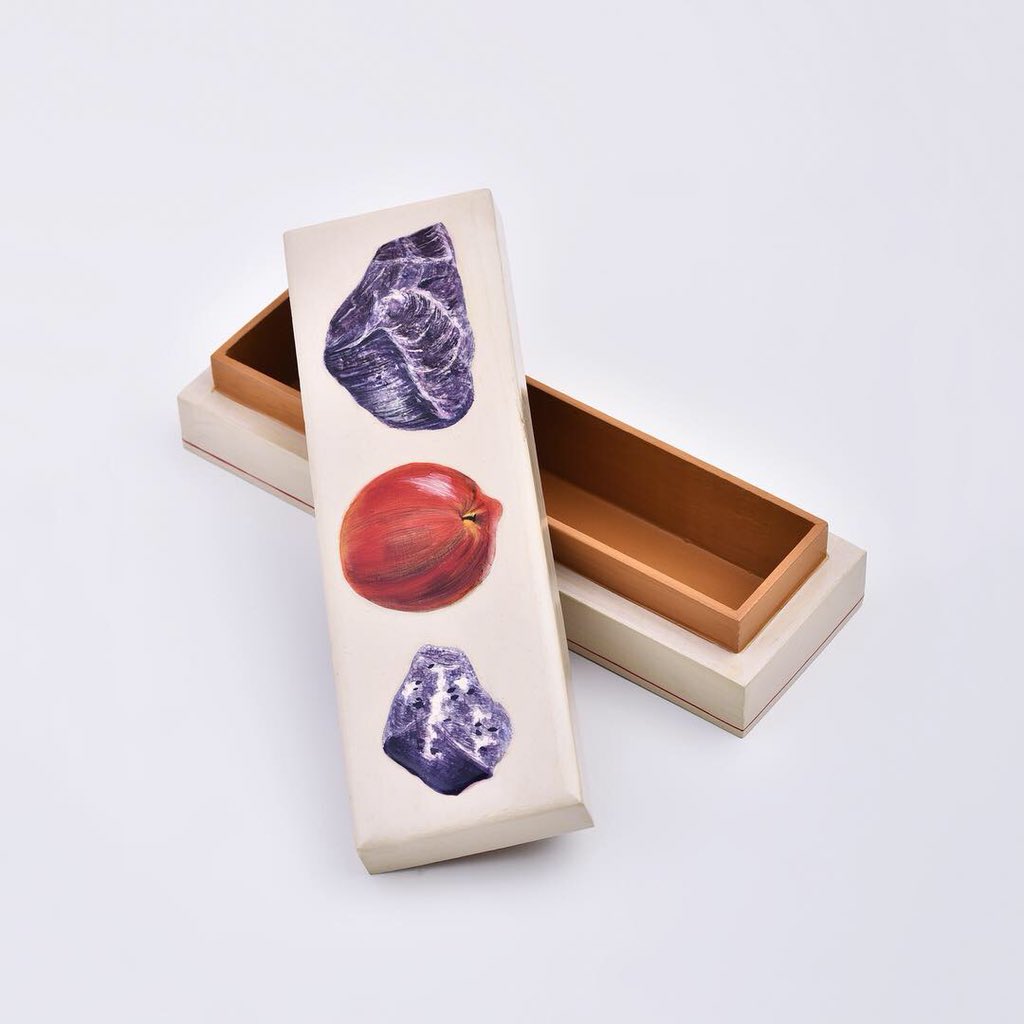 hauptbahnhof's tweet photo. 'forbidden fruit' - one of a set of three hand-painted box sets i designed for the #commitmenttokashmir project with iqbal hussein wani, a traditional kashmiri naqqash (fine artist). #craftsofkashmir #designindia #harpreetpadam https://t.co/kwPRCkLnyo