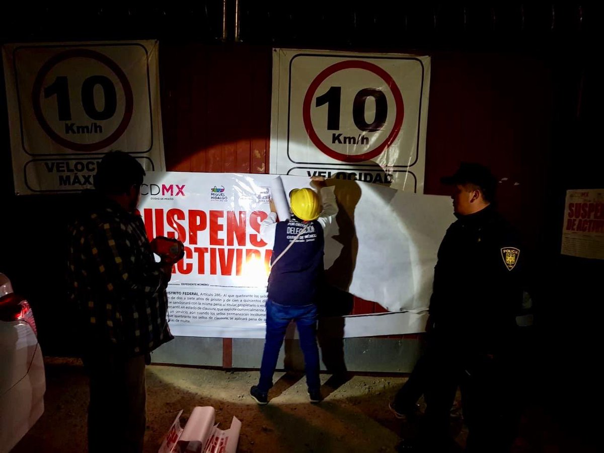 MHJURIDICO's tweet photo. Por orden judicial del @TJA_CDMX , se impuso el estado de suspensión de actividades en Carr. #MéxicoToluca2822 (FLOW).

Agradecemos el apoyo de @SSP_CDMX para mantener el orden durante la diligencia ejecutada por @inveacdmx https://t.co/nxeYvvY3EE