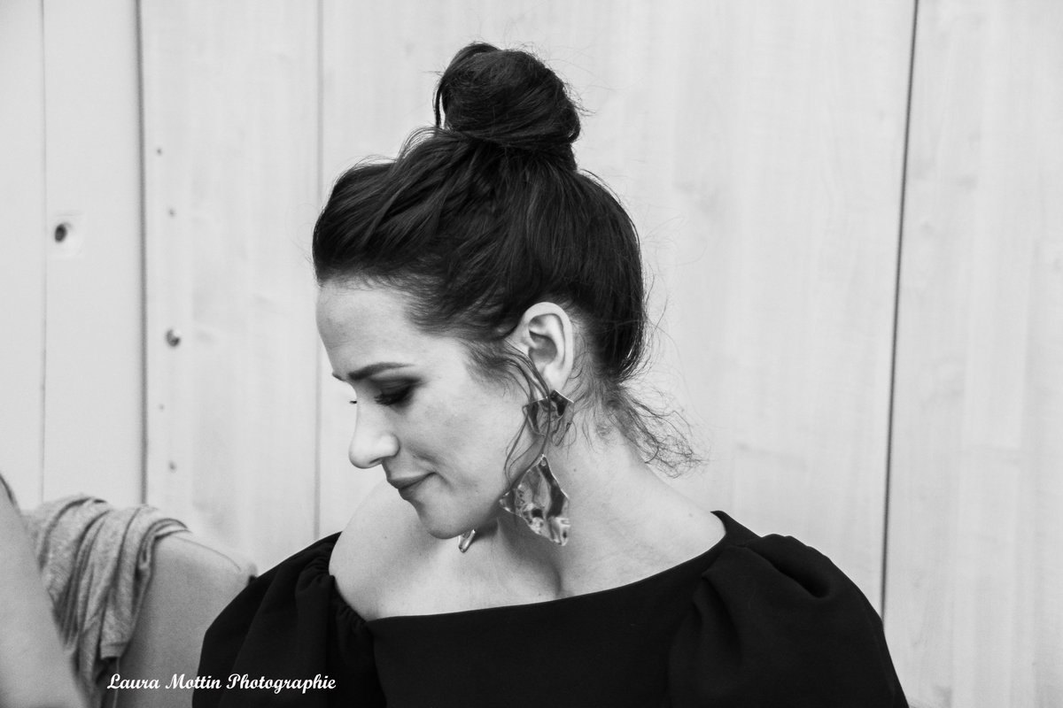 MottinLoa's tweet photo. Son sourire qui illumine - I love her smile! @TheRealShantel 
#123Ravens @EmpireConv #Lauramottinphotographie  #Shantelvansanten https://t.co/EQCgs9rXiF