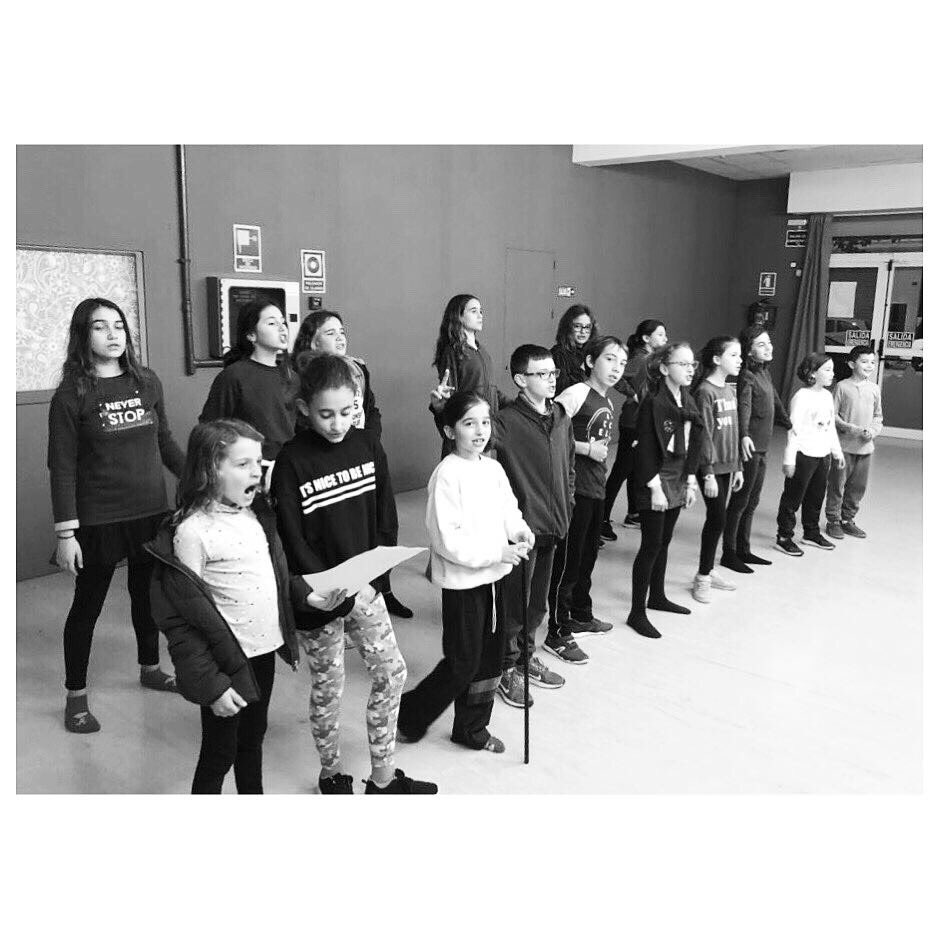 leone__studio's tweet photo. Preparando la muestra de la semana que viene 🎶🎭🕺🏻
#teatromusical #mallorca https://t.co/7UgJVxDqxS