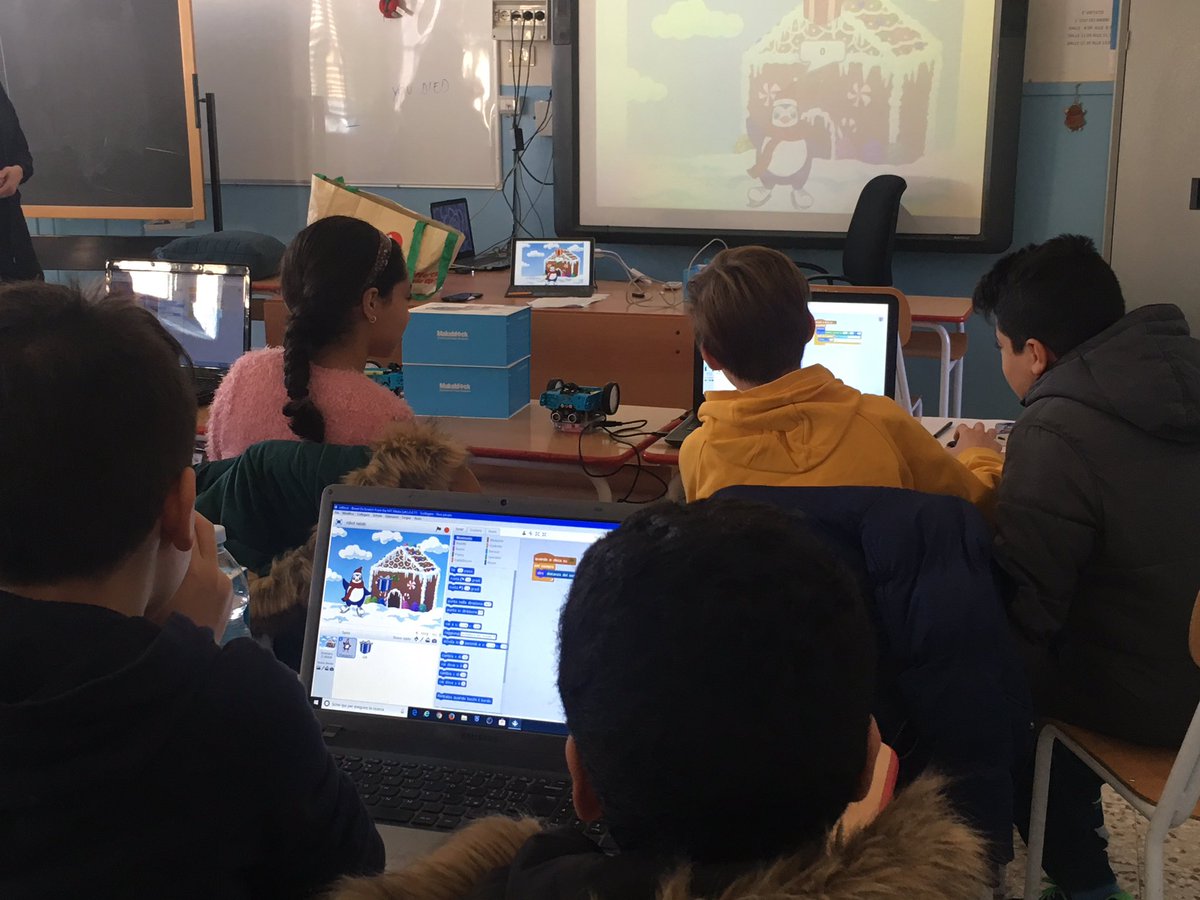elisetta1979's tweet photo. Laboratorio di robotica e coding presso l’ @IC_via_Dante grazie alla collaborazione di @coderdojovo e  @IriaGeeks ! https://t.co/cCepzdCxWC