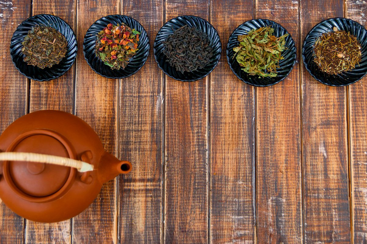 Treezmas's tweet photo. [J-10] Aujourd'hui c'est la journée du thé ! Vert, noir, rooibos ou même un bon chaï épicé... faites vous plaisir https://t.co/NRIAQiDJXE