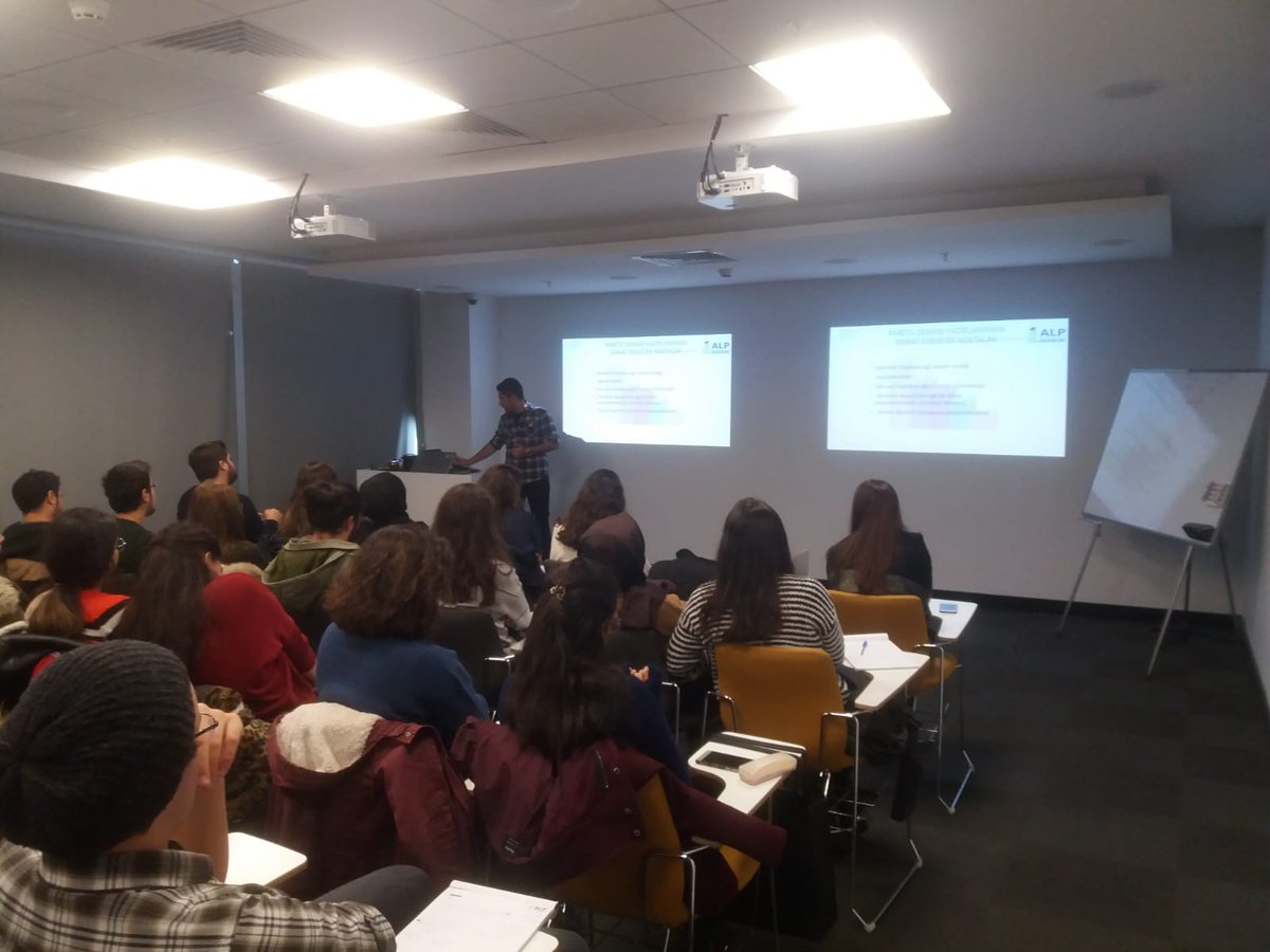 esoguettom's tweet image. Dream and Act Havacılık Etkinliğimizin, @alp_havacilik Eğitim ve Gelişim Lideri Murat KARABULUT  'un sunumuyla devam etmektedir. #dreamandact #havacılık #eğitim #etkinlik #sunum #ESOGÜ #ETTOM